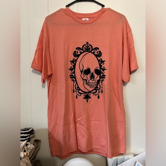 Tops - Skull Reflection Graphic Tee- Size Large